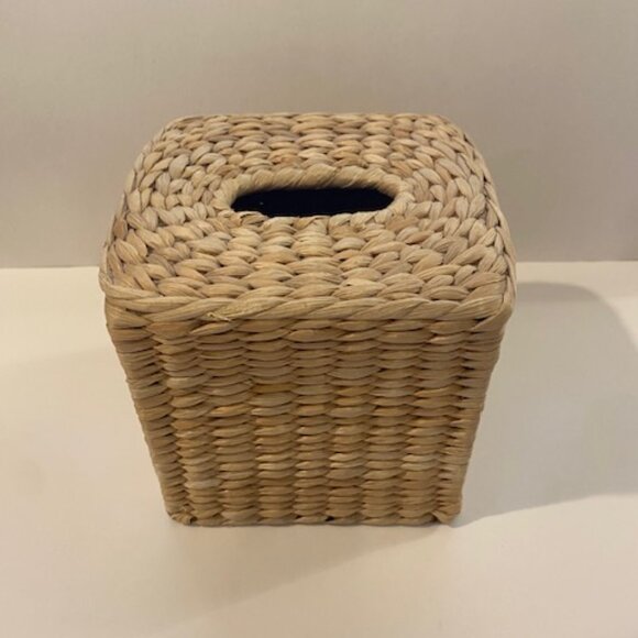 Boho Rattan/ Wicker Tissue Box Cover plus 2 lidded basket Decor - Picture 2 of 13